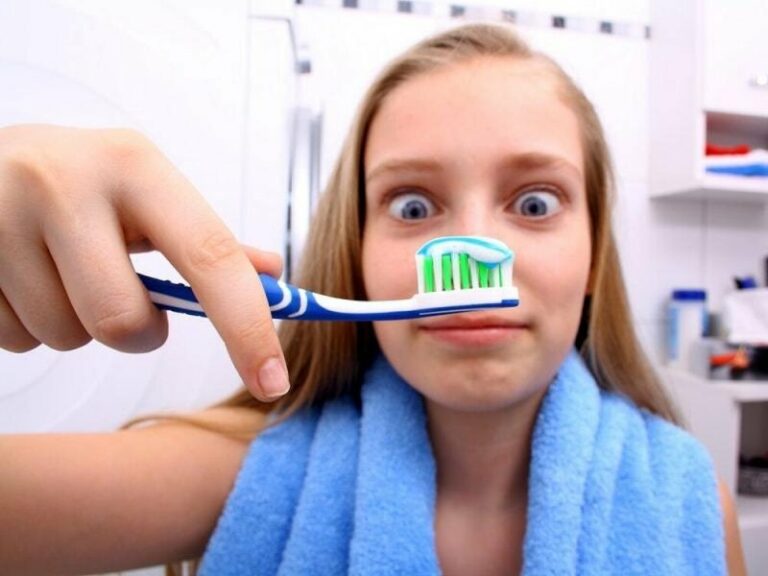 can I brush my teeth after teeth removal