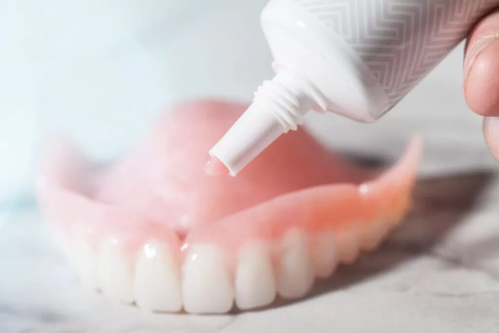 Your Complete Guide to Choosing the Best Denture Adhesives